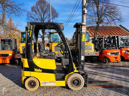 LPG heftrucks 2011  Yale GLP16VX (2)