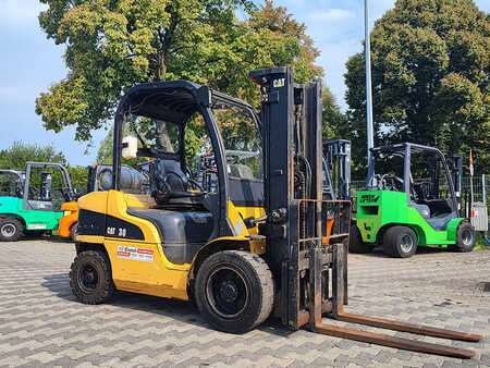 Chariots élévateurs GPL 2004  CAT Lift Trucks GP30N (4)