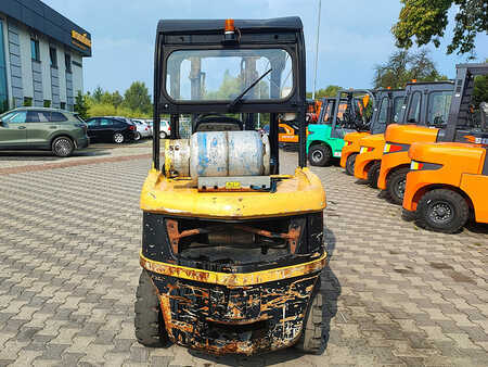 Chariots élévateurs GPL 2004  CAT Lift Trucks GP30N (6)