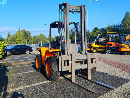 Rough Terrain Forklifts 2005  Ausa CH320 (5)