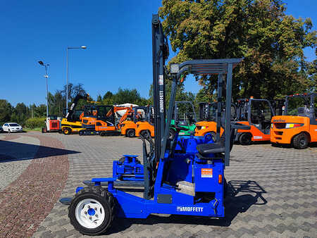 Carrelli elevatori trasportabili 2005  Moffett M3 20.4 (3)