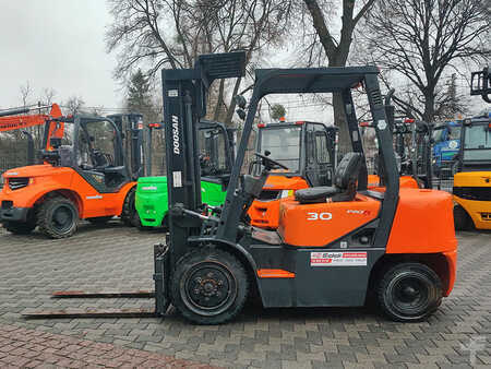 Dieselový VZV 2013 Doosan D30G (2)