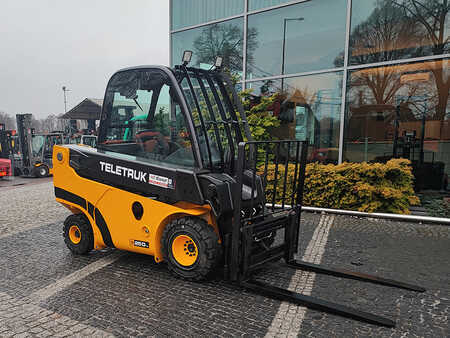 Dieselový VZV 2010  JCB TLT25D (2)