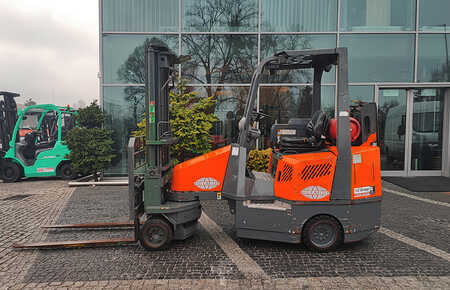 VZV pro práci v úzk.uličkách-retrakt 2002 Aisle Master 44S (3)