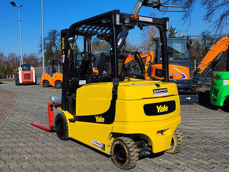 Elektryczne 4-kołowe 2018  Yale ERP30VL (8)