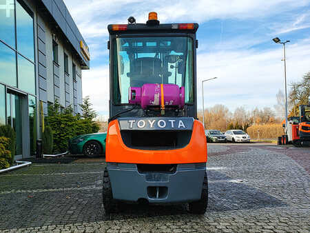 Treibgasstapler 2019  Toyota 06-8FG30F (5)
