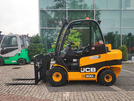 Wózki widłowe diesel 2016  JCB TLT30D (21)