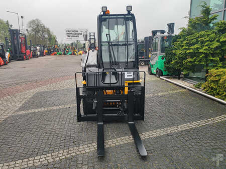 Wózki widłowe diesel 2016  JCB TLT30D (20)