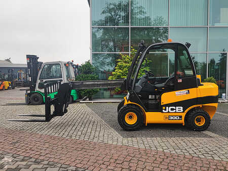 Wózki widłowe diesel 2016  JCB TLT30D (7)