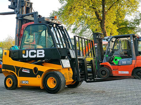 Chariots élévateurs GPL 2016  JCB TLT30G (1)