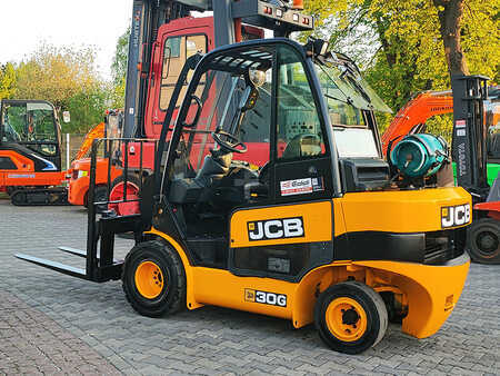 Chariots élévateurs GPL 2016  JCB TLT30G (7)