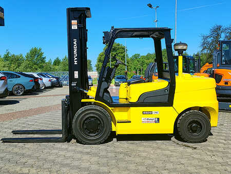 Wózki widłowe diesel 2012  Hyundai 45DS-7E (2)