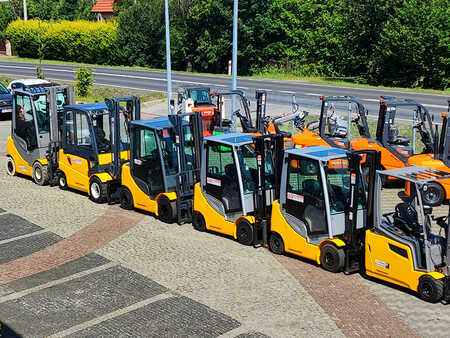 Dieselový VZV 2013  Jungheinrich DFG425s (14)