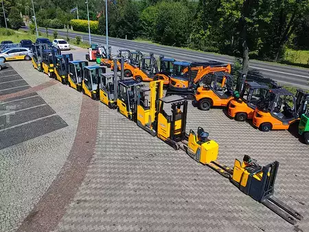 Elektro čtyřkolový VZV 2013  Jungheinrich EFG 550 (11)