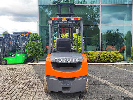 Dieselový VZV 2017  Toyota 02-8FDF30 (5)
