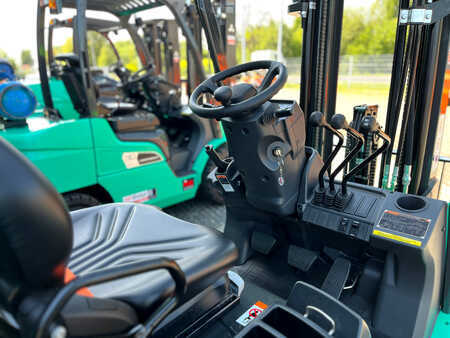 Empilhador a gás 2025  Mitsubishi FG15N (16)