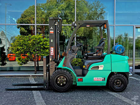 Empilhador a gás 2025  Mitsubishi FG30N (3)