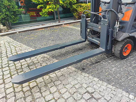 Nestekaasutrukki 2020  Linde H14T-01 (8)