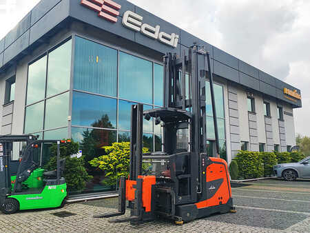 VZV pro práci v úzk.uličkách-retrakt 2019  Linde K (1)