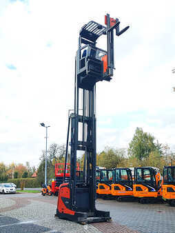 VZV pro práci v úzk.uličkách-retrakt 2019  Linde K (8)