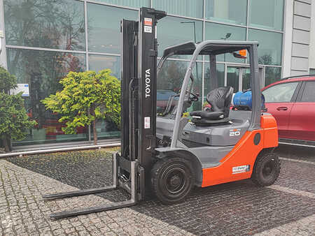 LPG VZV 2012  Toyota 02-8FGF20 (1)