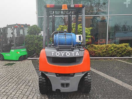 LPG VZV 2012  Toyota 02-8FGF20 (5)