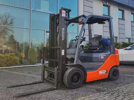 Gas truck 2016  Toyota 02-8FGF15 (1)