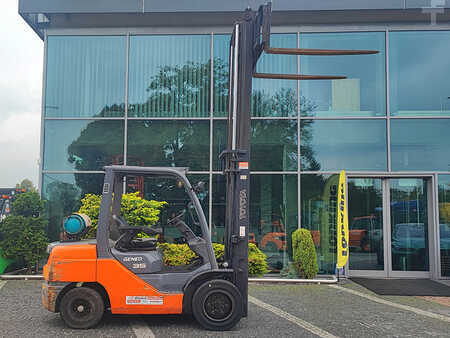 Carretilla elevadora GLP 2010  Toyota 02-8FGJF35 (6)