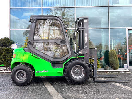 Chariots élévateurs tout terrain 2026  Lonking LG25BT Terrain (2)