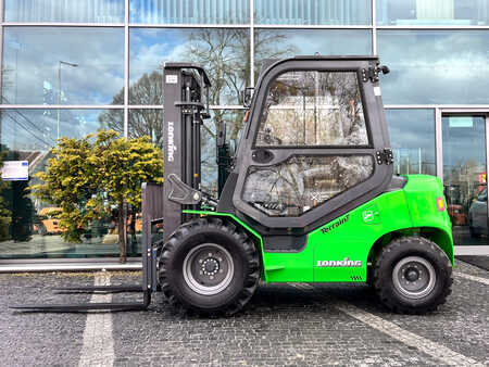 Chariots élévateurs tout terrain 2026  Lonking LG25BT Terrain (3)
