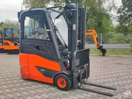 Chariots électriques à 3 roues 2018  Linde E16H-02 (1)