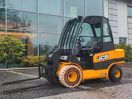 Empilhador diesel 2013  JCB TLT25D (1)