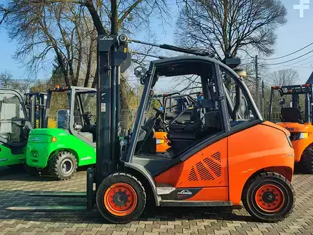 Chariots élévateurs diesel 2013  Linde H50D-02 (2)