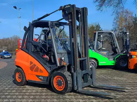 Chariots élévateurs diesel 2013  Linde H50D-02 (1)