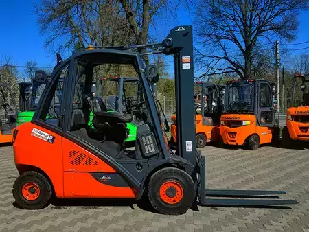 Chariots élévateurs diesel 2015  Linde H30D-02 (2)