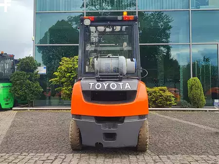 Chariots élévateurs GPL 2008  Toyota 02-8FGF25 (5)