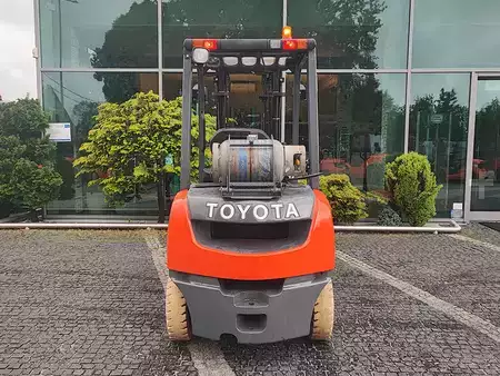 Wózki gazowe 2008  Toyota 02-8FGF25 (5)