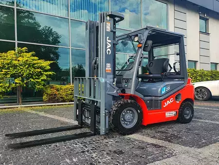 LPG heftrucks 2024  JAC CPQYD25 (1)