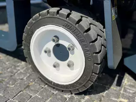 Empilhador Quatro caminhos 2021  Combilift C 3000 (10)