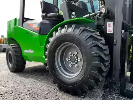 Ruwterreinheftrucks 2025  Lonking LG35DT Terrain (8)