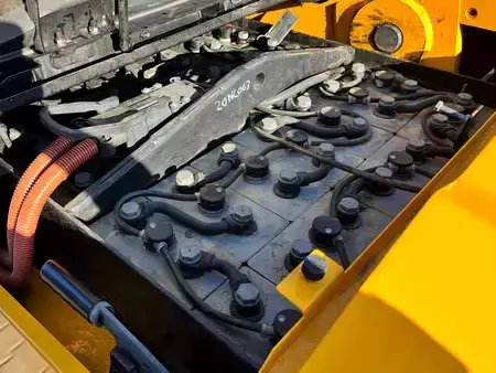 Ładowarki teleskopowe 2020  JCB 30-19E electric TLT (13)