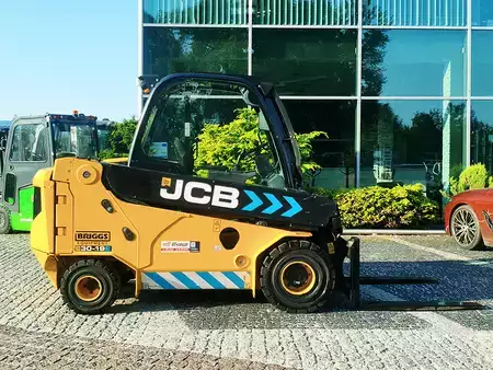 Ładowarki teleskopowe 2020  JCB 30-19E electric TLT (2)