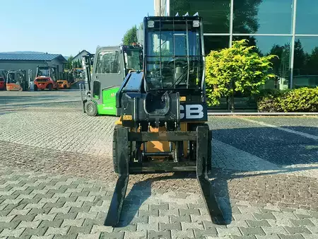 Ładowarki teleskopowe 2020  JCB 30-19E electric TLT (4)