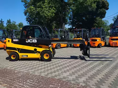 Ładowarki teleskopowe 2016  JCB TLT35D (5)