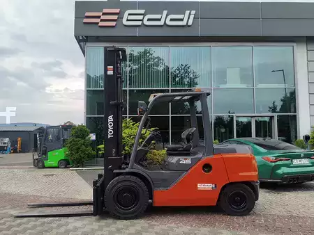 Diesel truck 2017  Toyota 40-8FD45N (2)