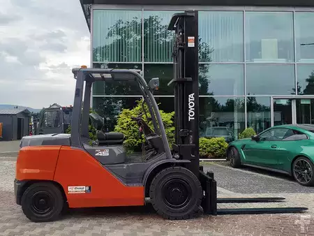 Diesel truck 2017  Toyota 40-8FD45N (3)