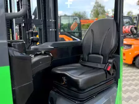 Reachtrucks 2026  Lonking CQD20N (13)