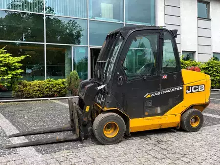 Manipulador fijo 2022  JCB 35-230D (1)
