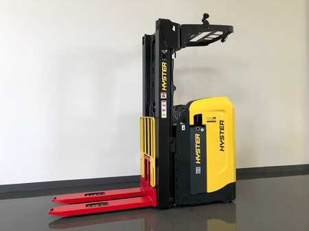 Stacker com assento Hyster RS1.6IL