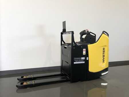 Electric Pallet Trucks 2023  Hyster P2.0S (1)